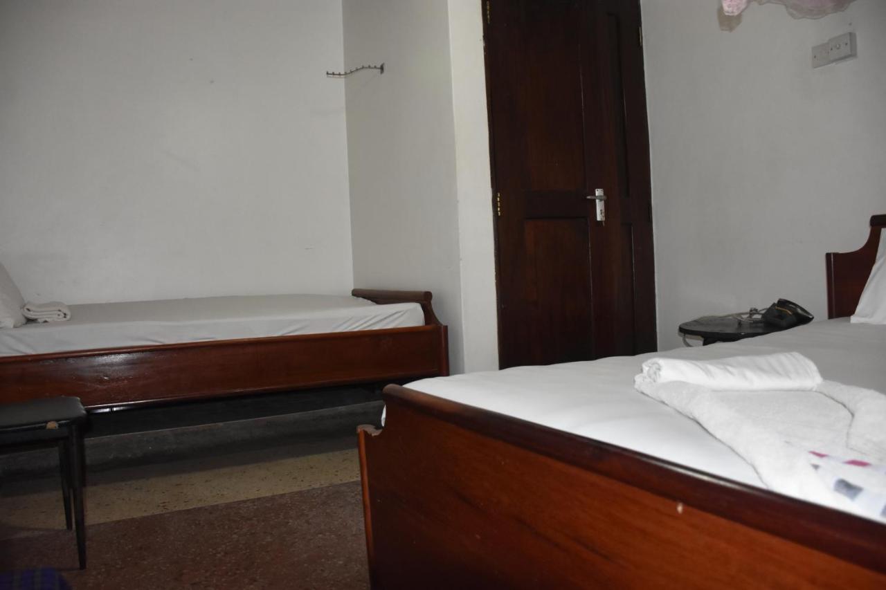 Kituri Royal Annex Bed & Breakfast Dar es Salaam Exterior photo