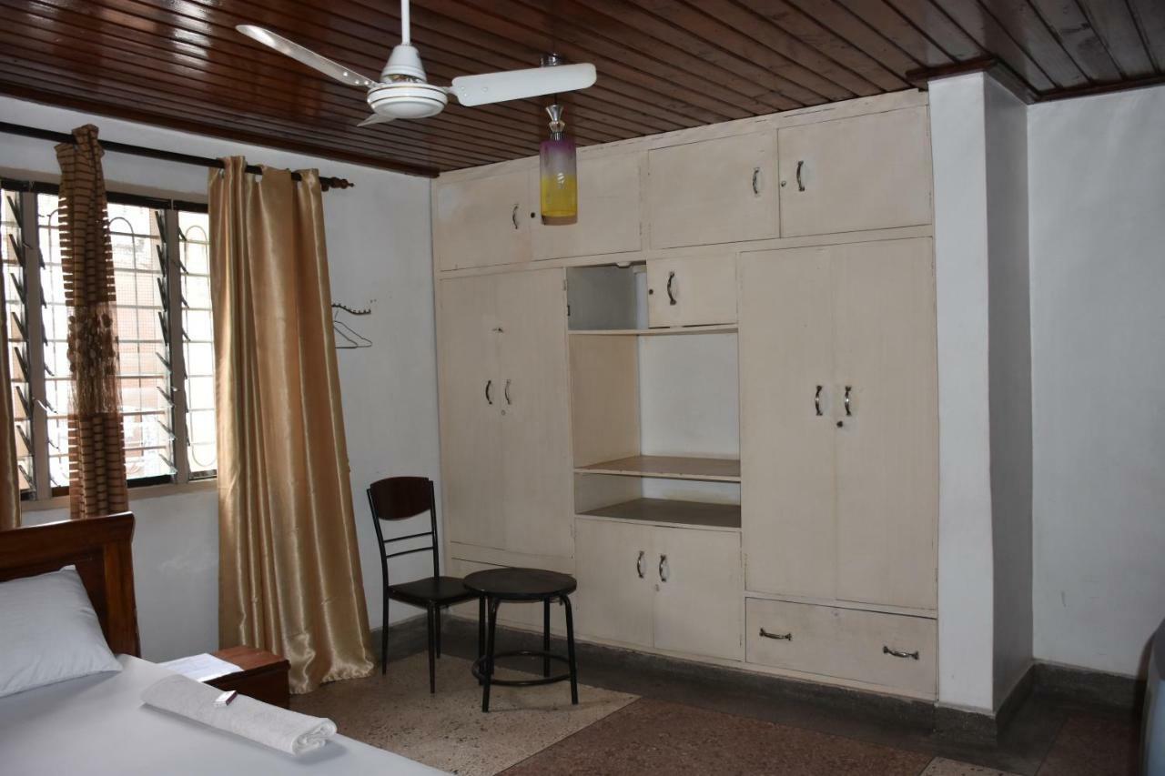 Kituri Royal Annex Bed & Breakfast Dar es Salaam Exterior photo