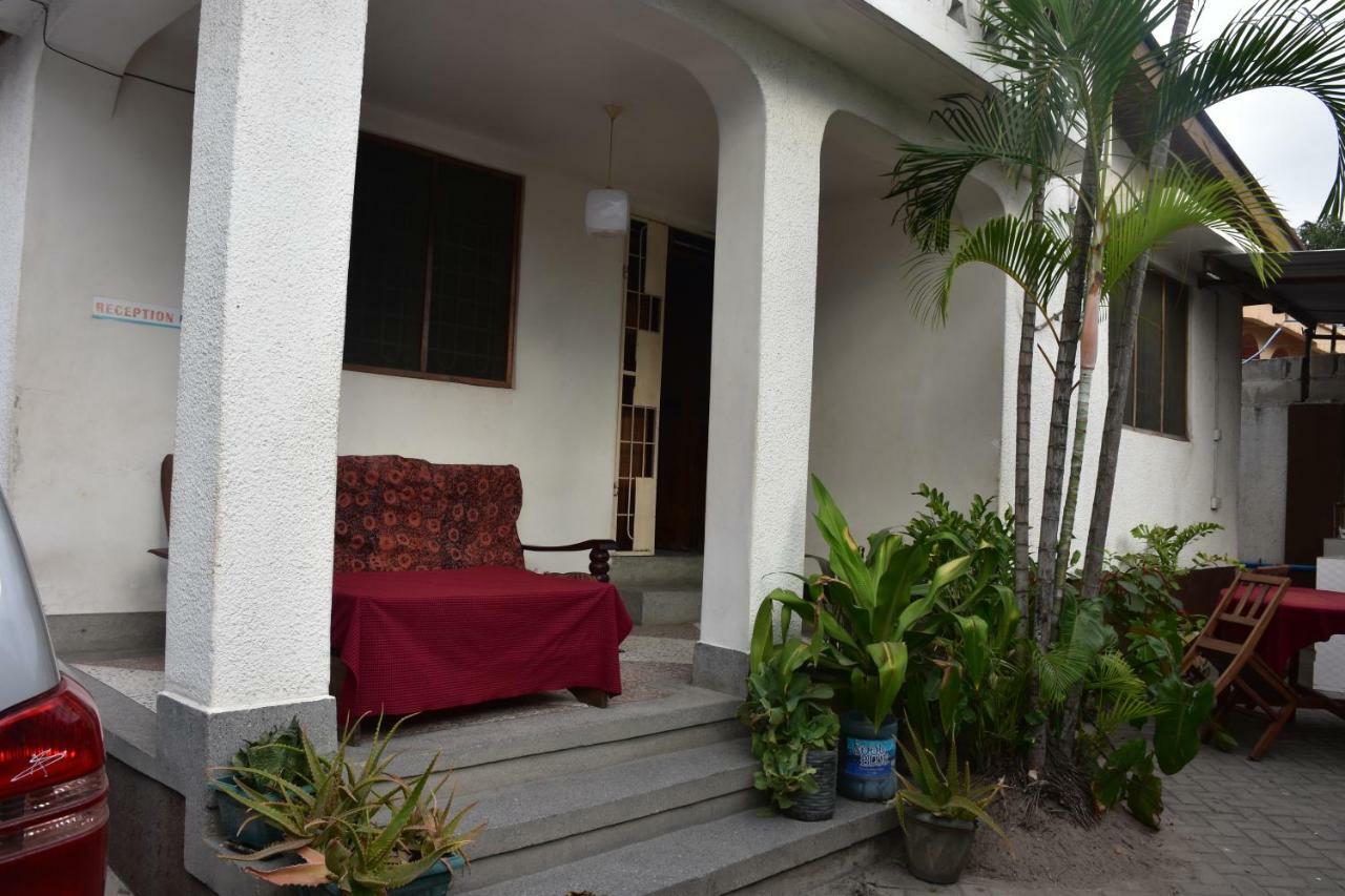 Kituri Royal Annex Bed & Breakfast Dar es Salaam Exterior photo